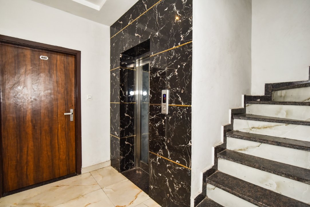 Hotel Woodz Passage Lighting and Corridor