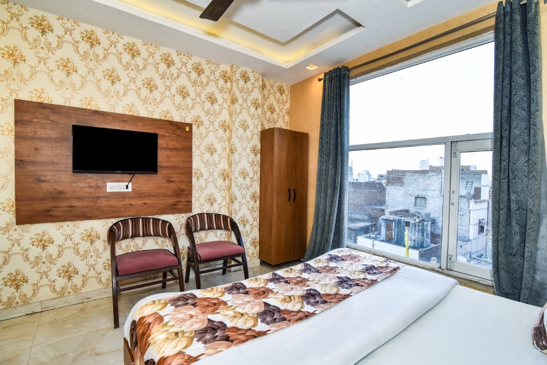Super Deluxe Room Overview – Hotel Woodz Amritsar