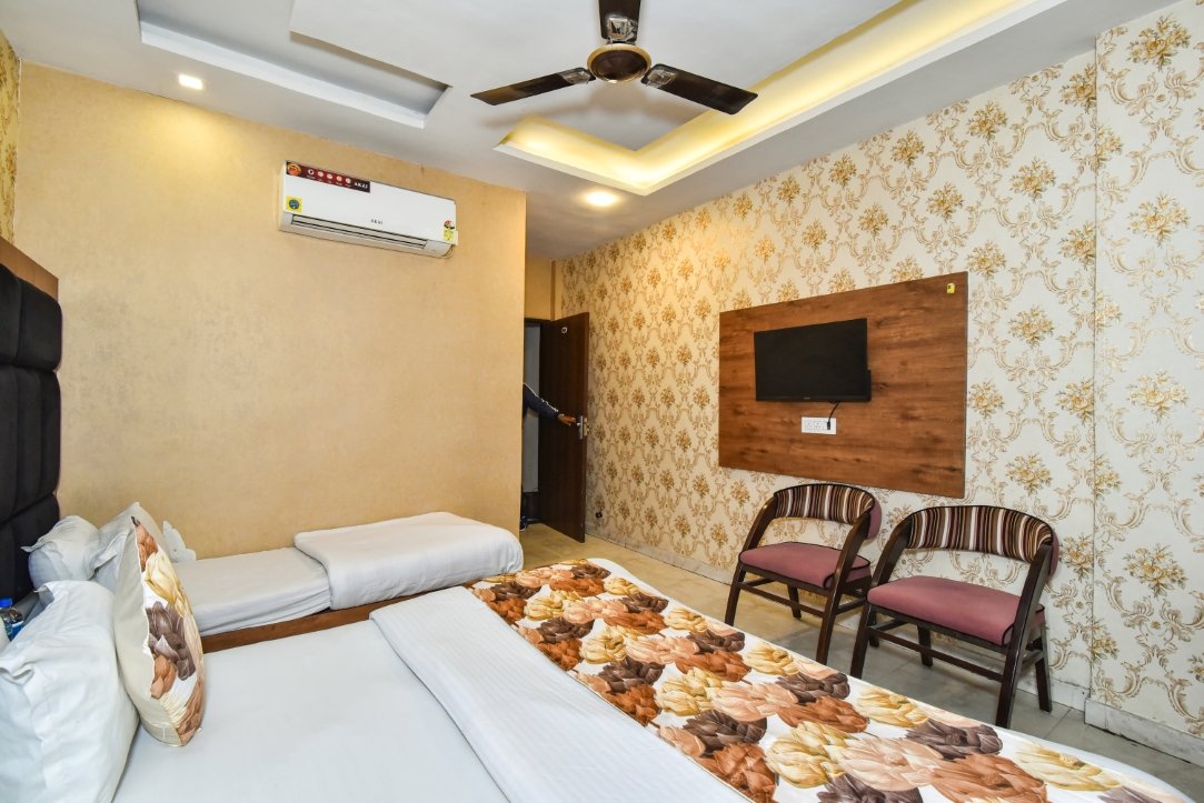 Super Deluxe Spacious Interior – Hotel Woodz Amritsar